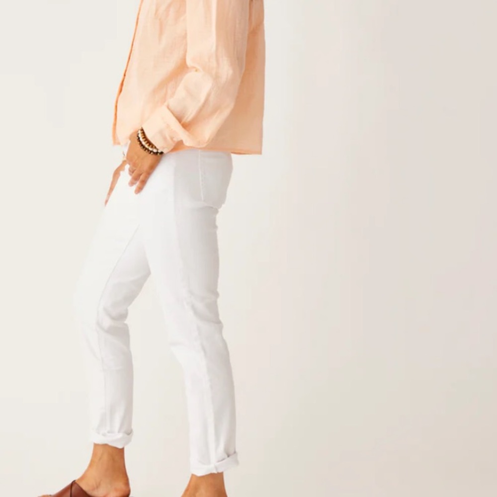 Carve Designs Women's Boyfriend Jeans in White